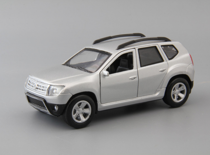 RENAULT Duster, silver