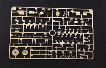 Сборная модель British 6 Pdr Anti-Tank Gun (Airborne) With 1/4 Ton Truck & Crew