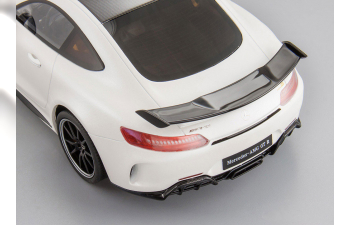 Mercedes-AMG GT-R (white)