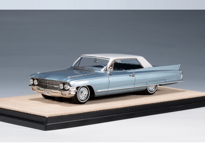 CADILLAC Coupe Deville (1962), Newport Blue Metallic