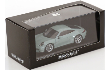PORSCHE 911 (992) S/T (2024), shade green metallic