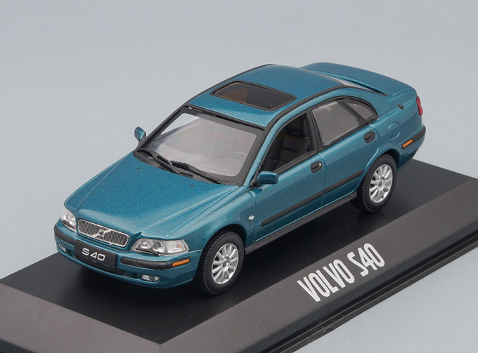 VOLVO S40 (2001), green metallic