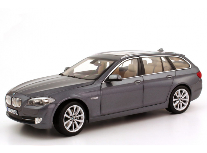 BMW 5er 550i Touring F11 (2010), space grey