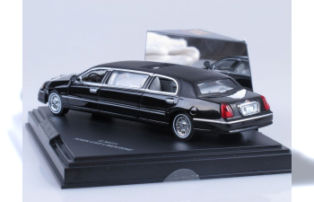 LINCOLN TownCar Limousine 2000, black