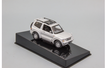 MITSUBISHI Pajero SWB 2DRS (1999), silver