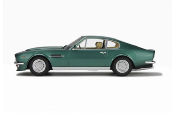 Aston Martin V8 Vantage green