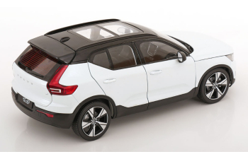 VOLVO XC40 Recharge (2022), white metallic