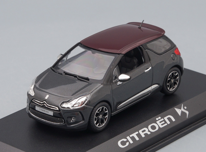 CITROEN  DS3  2010, greymetallic darkred roof 