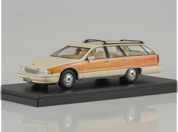 CHEVROLET Caprice Wagon (1991), light beige / wood