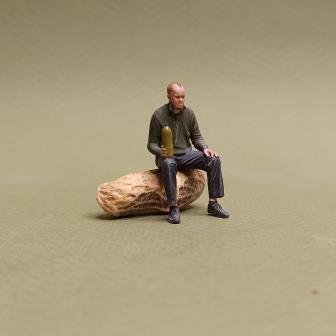 Фигура 0908 Вован с полторашкой, окрашенная (цвет в ассортименте)