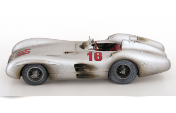 MERCEDES-BENZ W196R Stromlinie No 18 GP France, Fangio (1954)