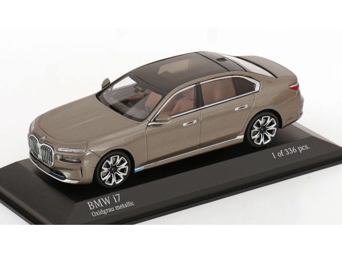 BMW i7 (2023), grey metallic