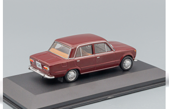 FIAT 124 Saloon (1966), dark red