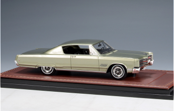 CHRYSLER 300 (1968), Frost Green Metallic