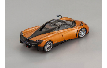 PAGANI Huayra (2011), met. bronze