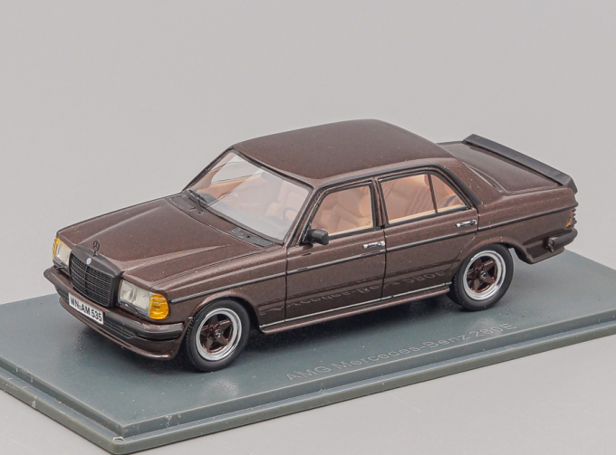 (Б/У) MERCEDES-BENZ 280E W123 AMG, brown