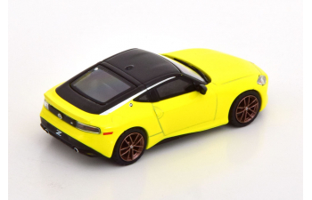 NISSAN Z Proto Spec, yellow metallic black