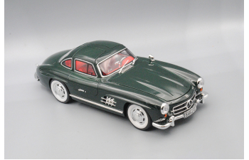 MERCEDES-BENZ 300 SL, зелёный, 25 см.