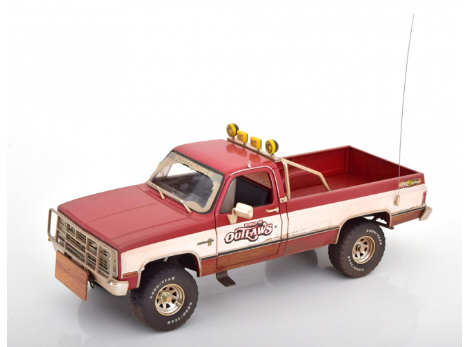 CHEVROLET K-20 World of Outlaws Push Truck (1982), Dirty Version