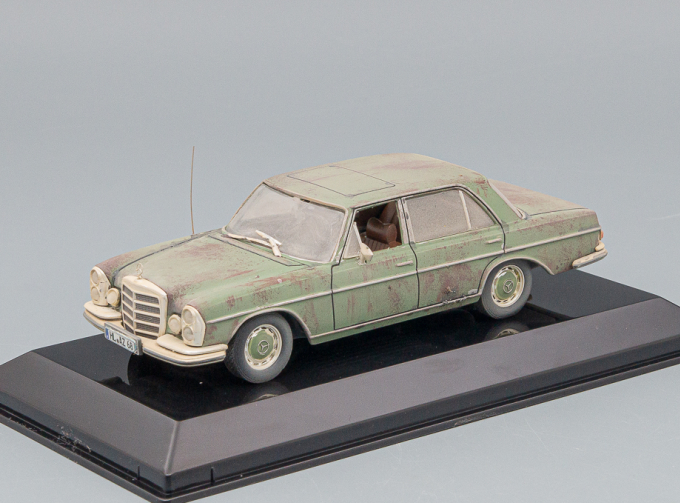 MERCEDES-BENZ W108 Зеленый