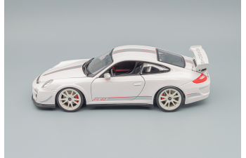 PORSCHE 911 GT3 RS 4.0, white