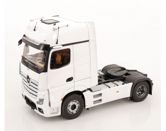 MERCEDES-BENZ Actros L Gigaspace 4x2, white