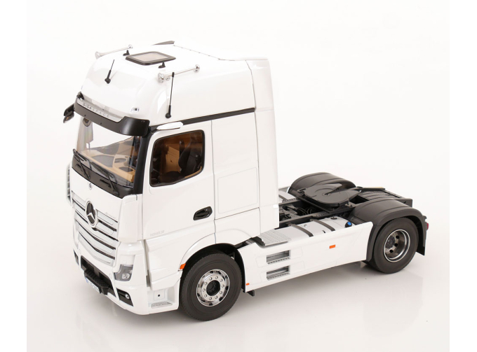 MERCEDES-BENZ Actros L Gigaspace 4x2, white