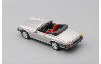 JAGUAR XJ-S-V12 (1988), silver