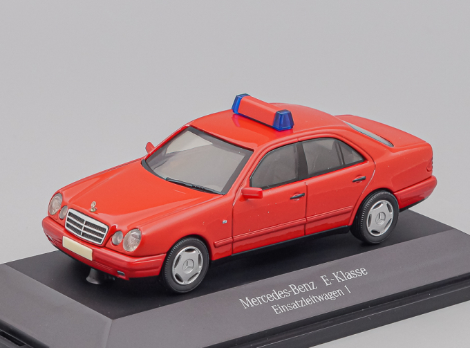 MERCEDES-BENZ E-Klasse Einsatzleitwagen 1, red