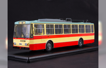 Троллейбус Skoda-14TR, красно-бежевый