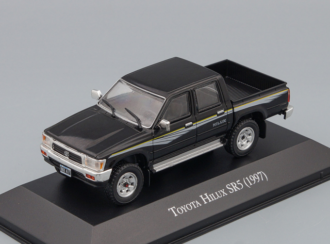 TOYOTA Hilux SR5 1997, black