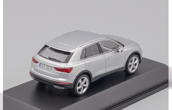 AUDI Q3 (2018), floret silver