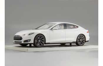 Tesla Model S 2012 (white)