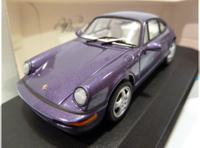 PORSCHE 911 Carrera 2/4 (1992), violet metallic