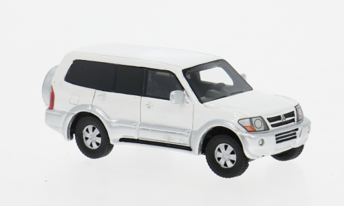 MITSUBISHI Pajero (2003), white