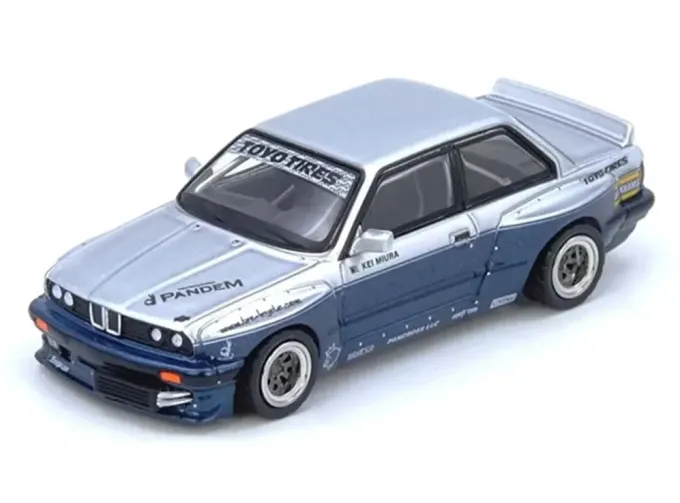BMW Pandem E30 M3, silver/blue
