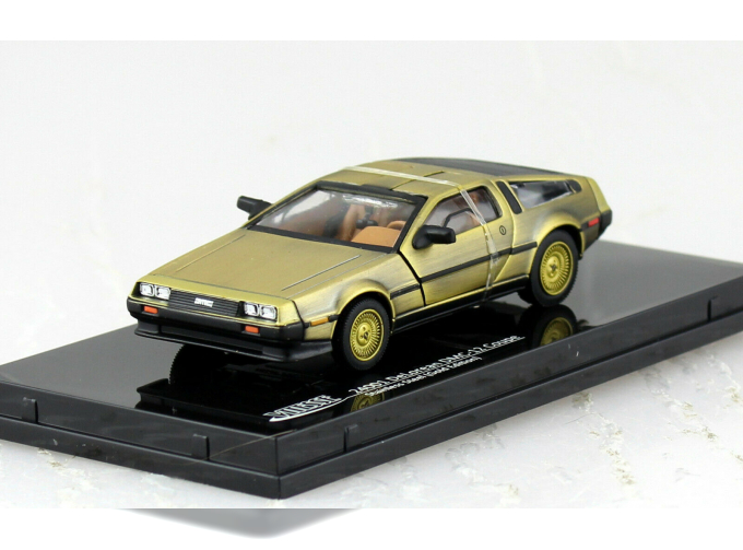 DeLorean DMC 12 coupe gold