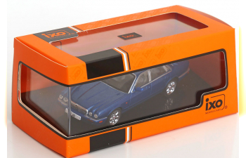 JAGUAR XJ8 (X308) (1998). blue