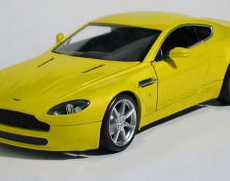 ASTON MARTIN V8 Vantage (2004), yellow metallic