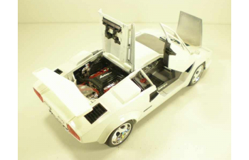 LAMBORGHINI Countach 5000 Quattrovalvole, Gold Collection 1:18, белый