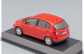 VOLKSWAGEN Golf Plus, red