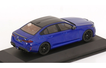 BMW M5 (G90) Saloon (2025), blue metallic