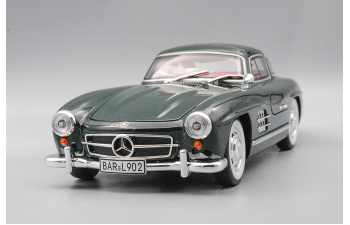 MERCEDES-BENZ 300 SL, зелёный, 25 см.