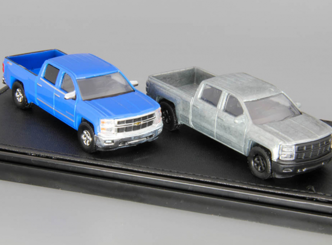 набор CHEVROLET Silverado Customer Pick-up (2014), blue and silver