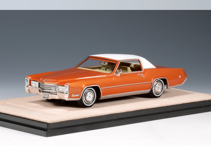 CADILLAC Eldorado Biarritz (1970), Cinnamon Firemist