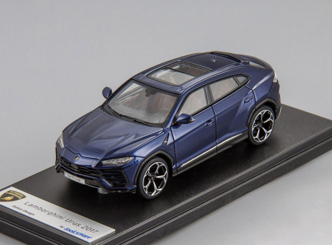 Lamborghini Urus (blue Astraeus)