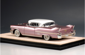 CADILLAC Coupe Deville (1958), Pink Metallic