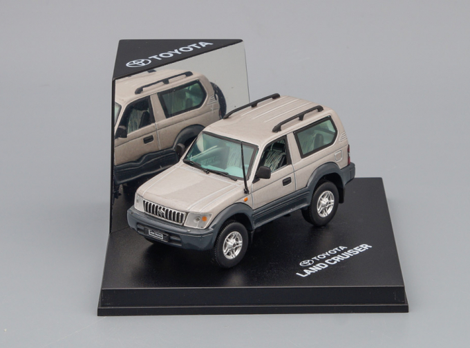 TOYOTA Land Cruiser, light pink metallic