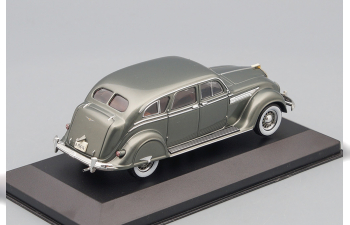 CHRYSLER Airflow Sedan (1936), grey / green metallic