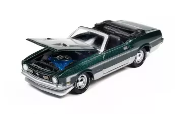 Ford Mustang Convertible(1972), Dark Green Poly/silver, Chevrolet Chevelle SS Heavy Chevrolet, Fathom Blue with Heavy Chevy Emblem & White Side Stripe